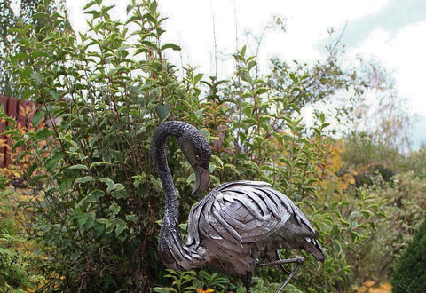 Декоративная скульптура из металла Фламинго