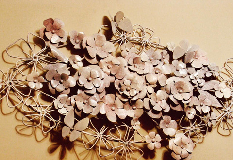 Декоративное изделие из металла на стену Цветы